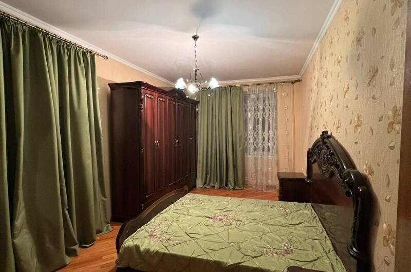 Трехкомнатная квартира в центре