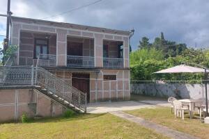 Изображение Коттедж в центре Гудауты #3