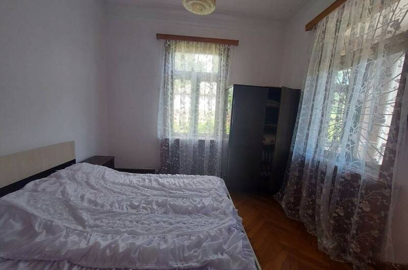 Коттедж в центре Гудауты