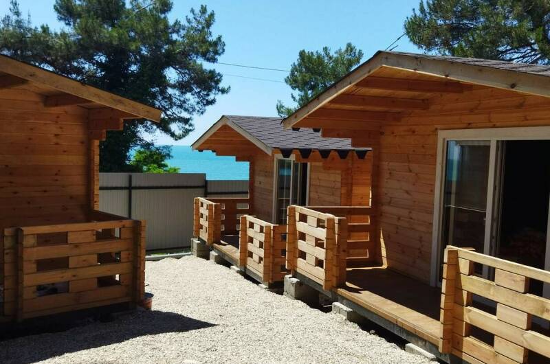 Домики на берегу моря