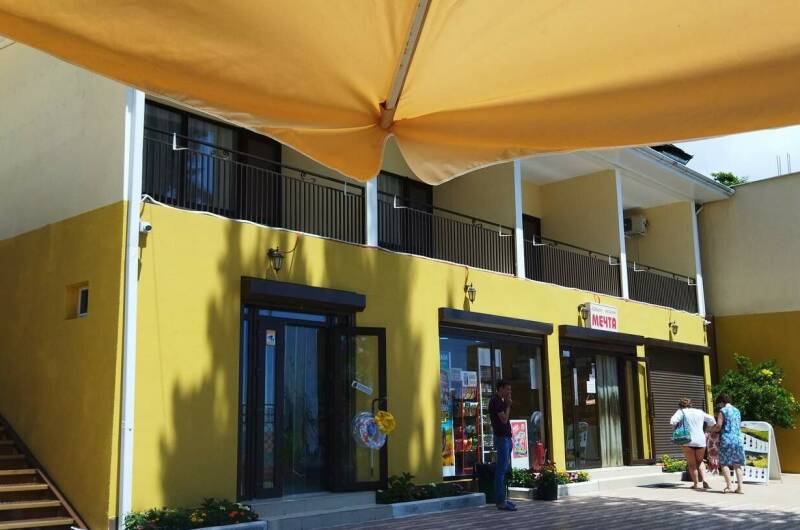 Домики на берегу моря