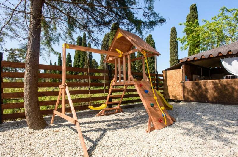 Эко-комплекс «Эмилия»