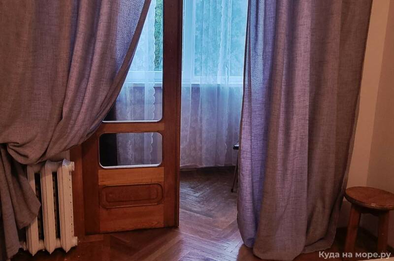 Трёхкомнатная квартира на Агрба