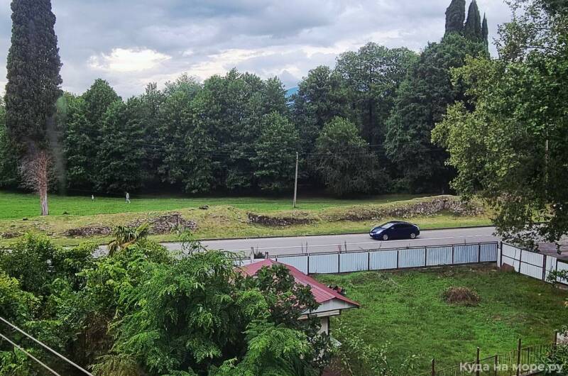 Трёхкомнатная квартира на Агрба
