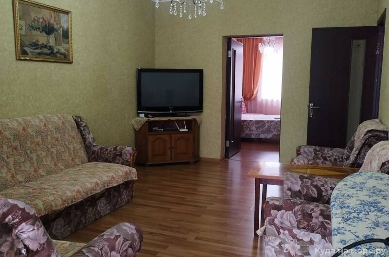 Трехкомнатная в центре