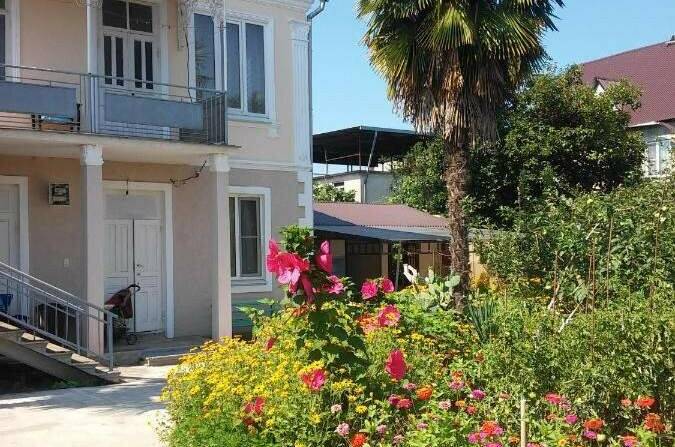 Гостевой дом на Адлейба 75