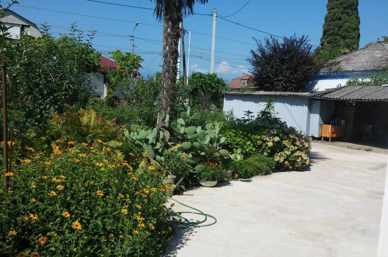 Гостевой дом на Адлейба 75