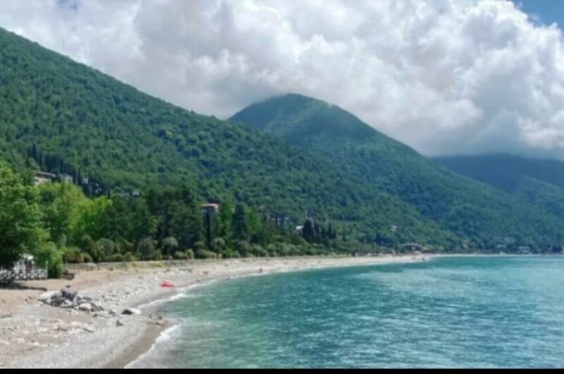 Часть дома у реки