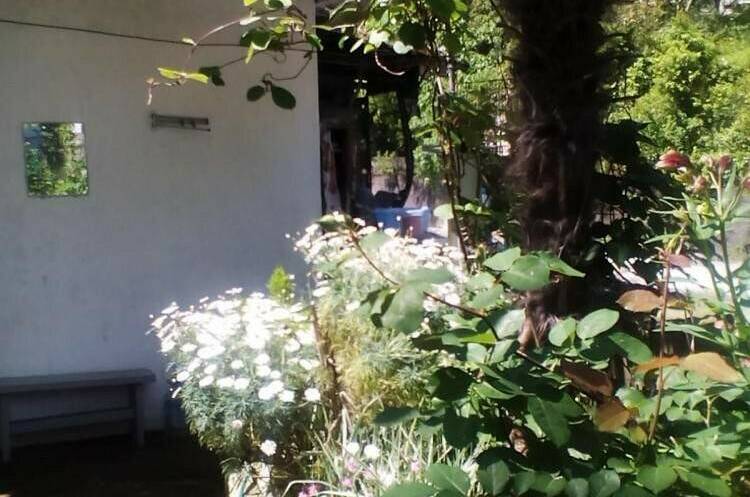 Часть дома у реки