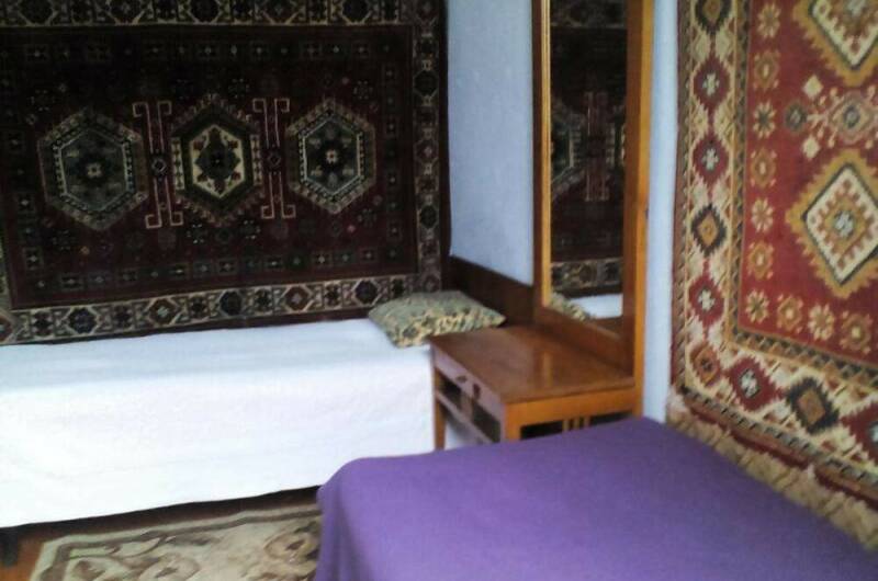 Часть дома у реки