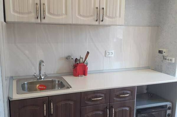 Двухкомнатная квартира в центре Пицунды