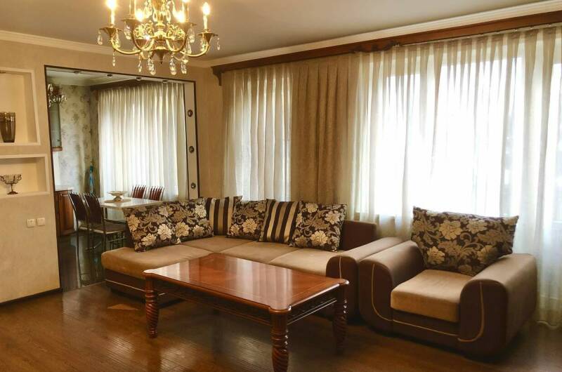 3-х комнатная квартира в центре Сухума