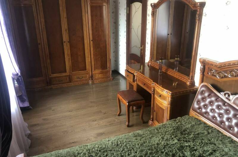 3-х комнатная квартира в центре Сухума