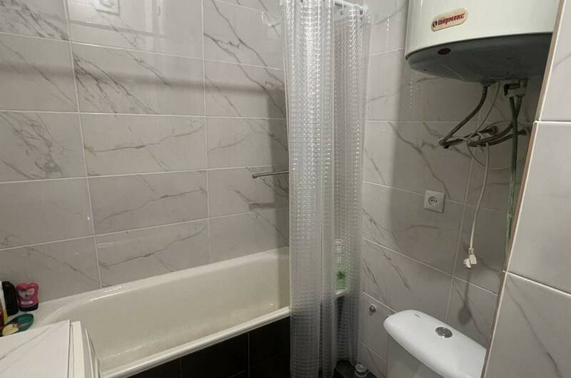 Двухкомнатная квартира на Лакоба 10