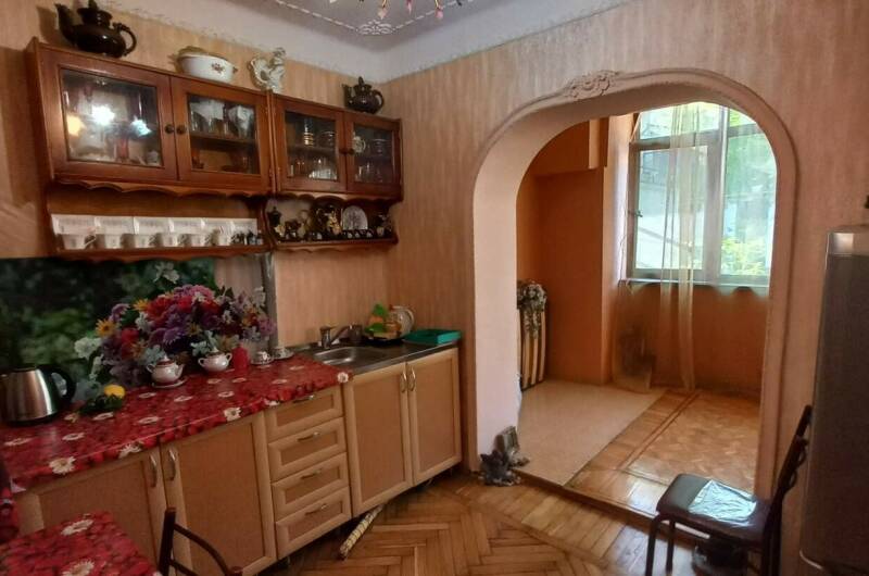 Двухкомнатная квартира в центре Сухума