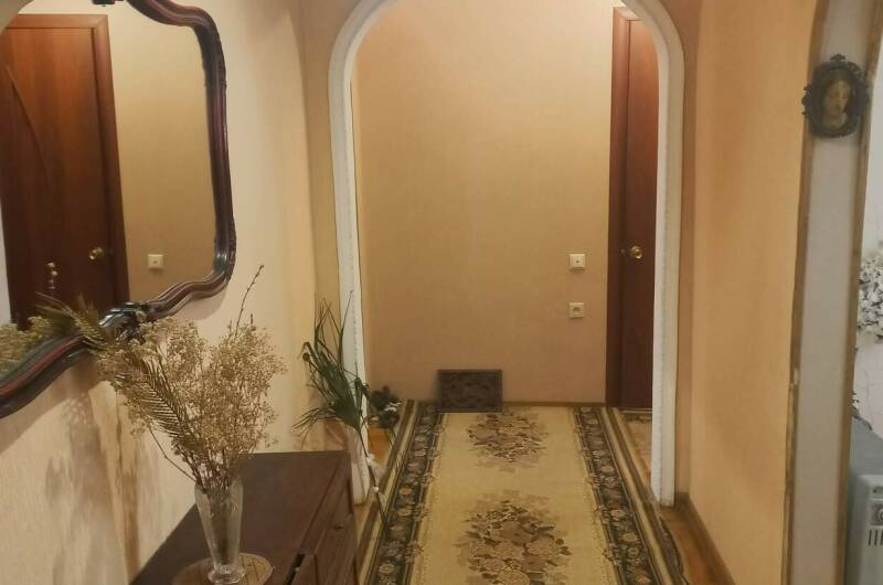 Двухкомнатная квартира в центре Сухума