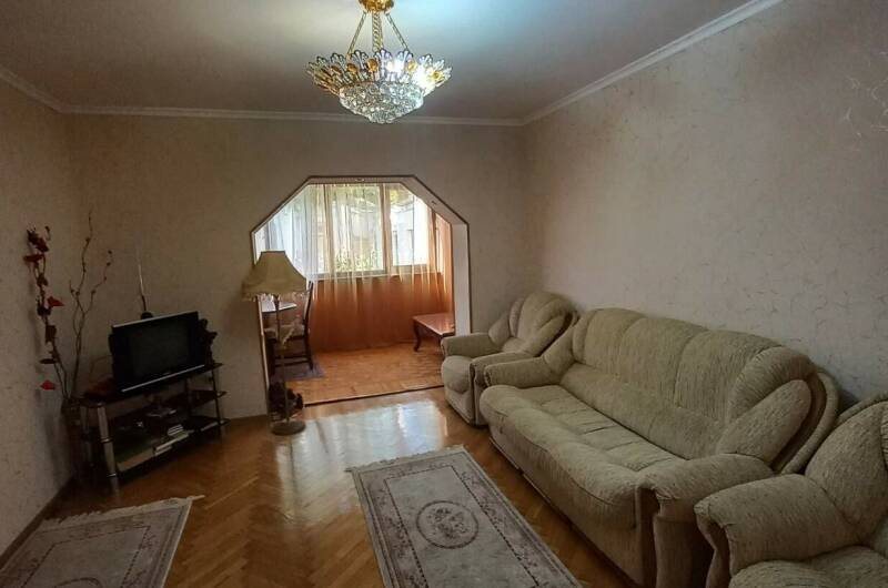 Двухкомнатная квартира в центре Сухума