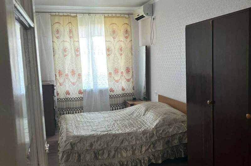 Трехкомнатная квартира на берегу моря