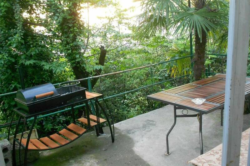 Уютный дом у подножия горы