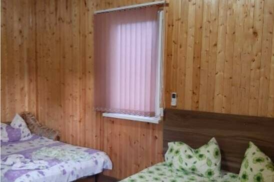 Номер на берегу моря