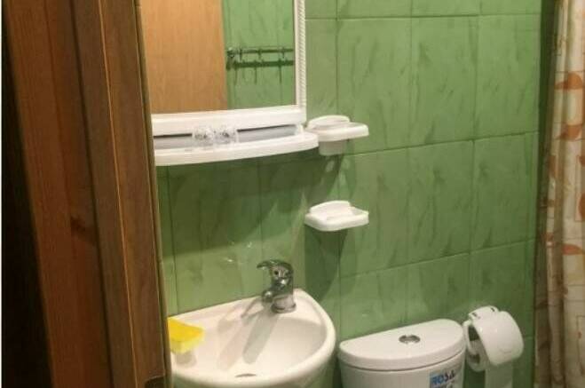 Номер на берегу моря