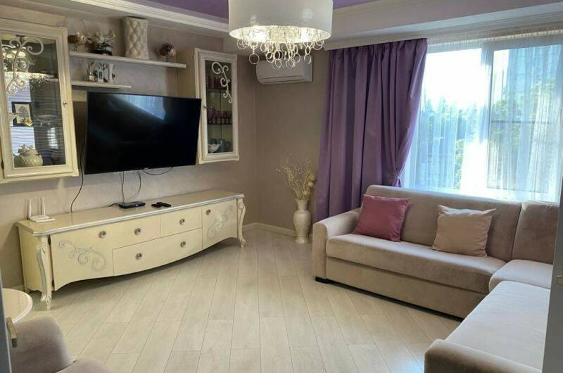 Дизайнерская квартира на Абазгаа