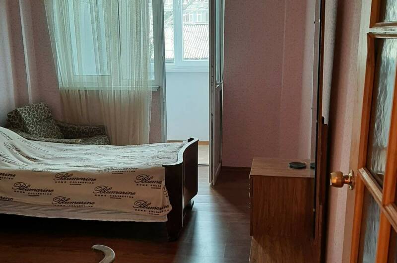 Трехкомнатная квартира на берегу моря