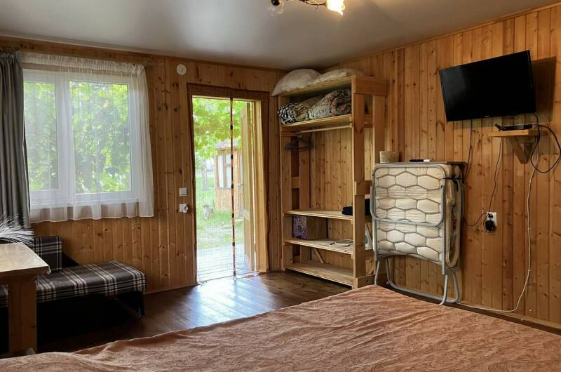 Деревянный домик на Кольцевой