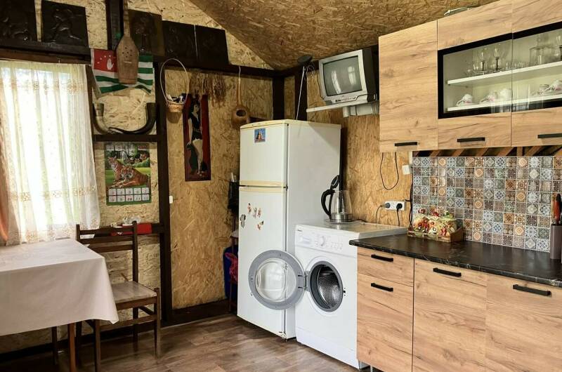 Деревянный домик на Кольцевой