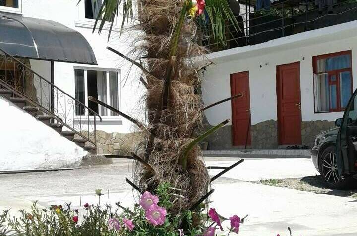 Частный сектор в Монашеском ущелье