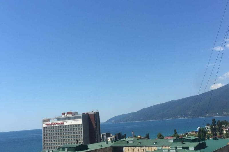 Трехкомнатная квартира у моря