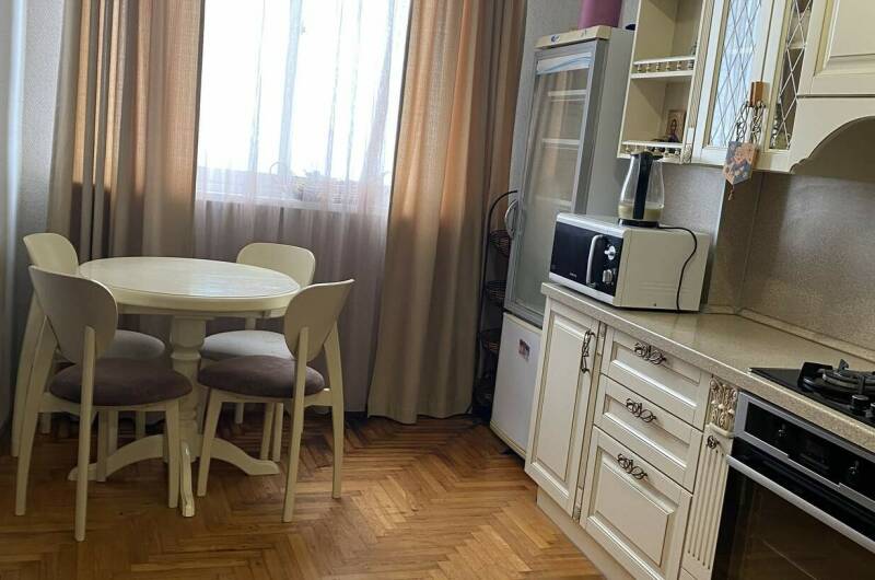 Трехкомнатная квартира у моря