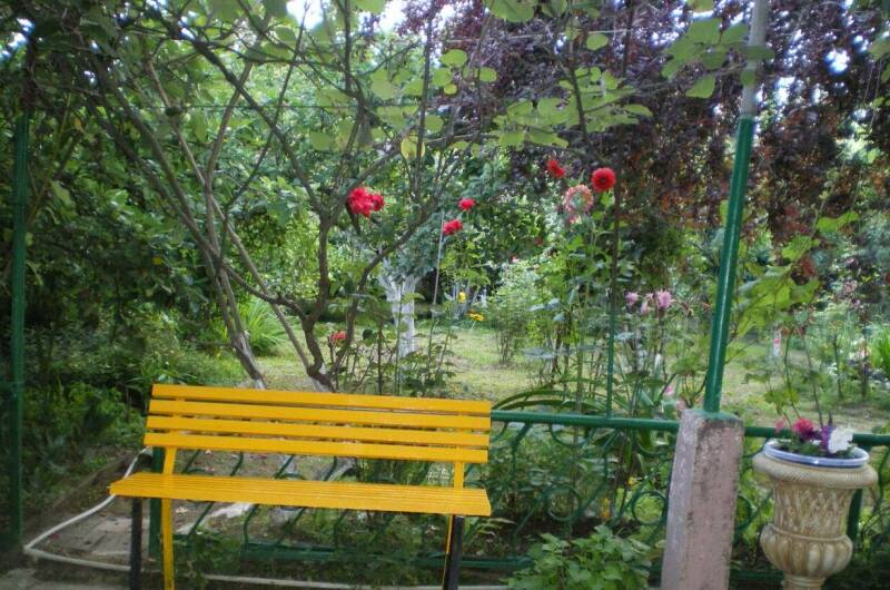 Душевный домик рядом с морем и озером