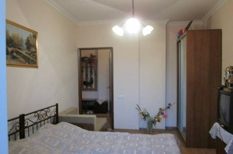 Двухкомнатная квартира на берегу моря