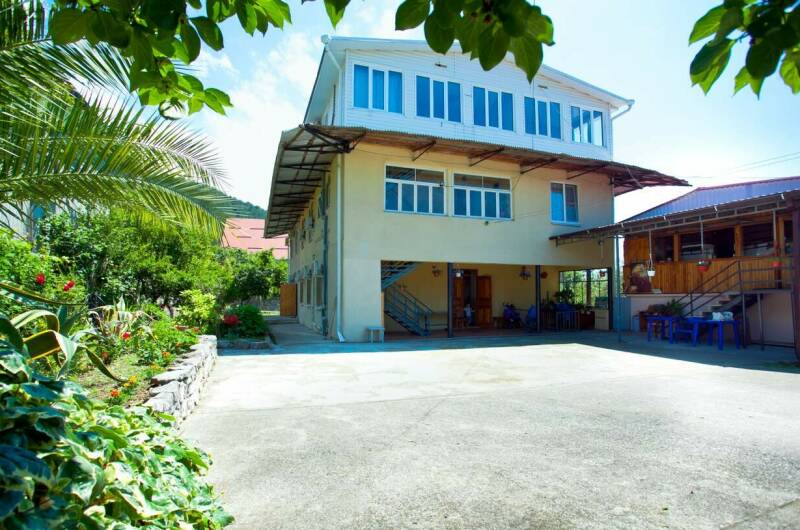 Частный дом «В гостях у Любы»