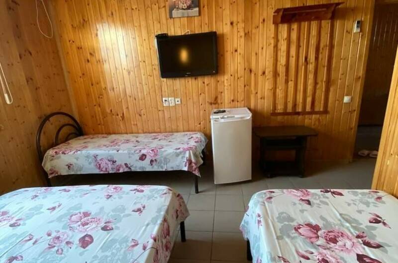 Частный дом «В гостях у Любы»