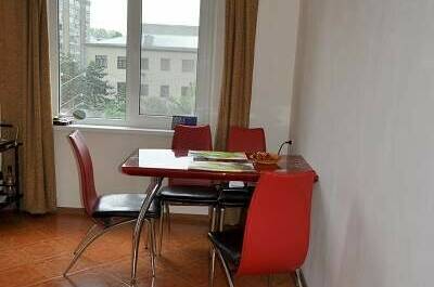 3-х комнатная квартира в центре на берегу моря