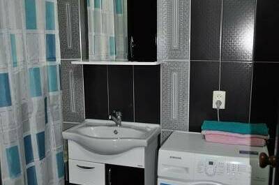 3-х комнатная квартира в центре на берегу моря