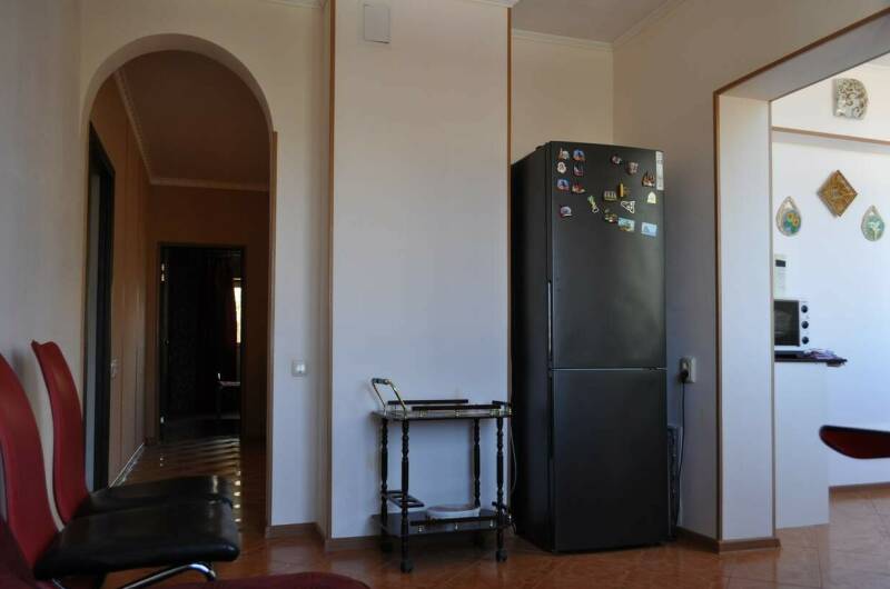 3-х комнатная квартира в центре на берегу моря