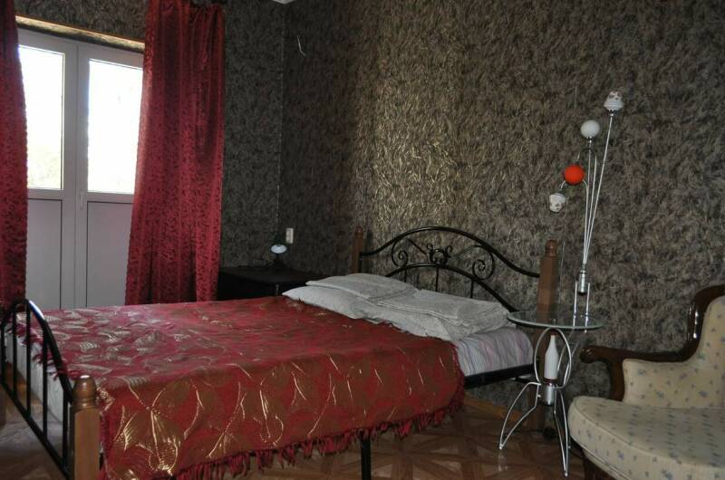 3-х комнатная квартира в центре на берегу моря