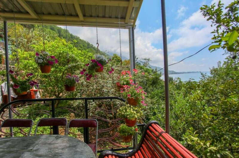 Гостевой дом «Колоннада» на Героев 16 марта