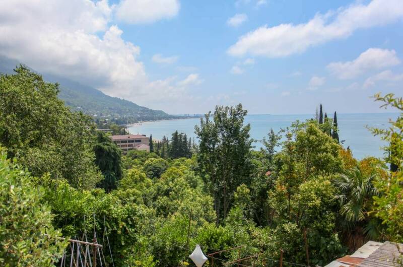 Гостевой дом «Колоннада» на Героев 16 марта