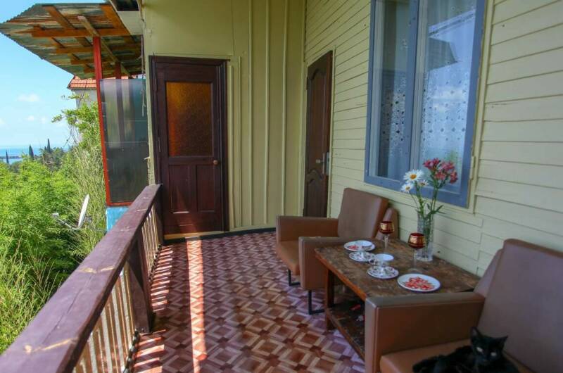 Гостевой дом «Колоннада» на Героев 16 марта