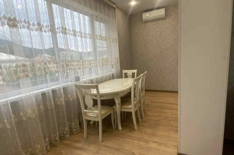 Трехкомнатные апартаменты на Абазгаа