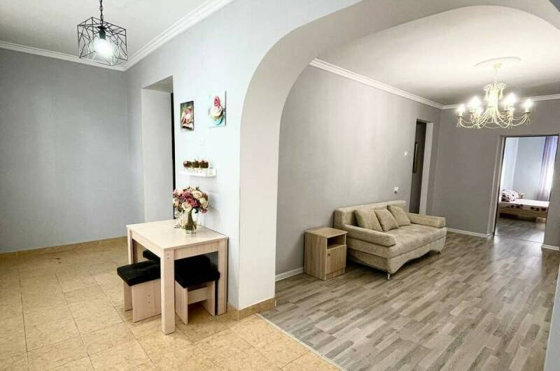 Трёхкомнатная квартира на Абазгаа