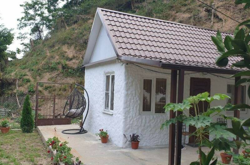 Отдельный дом в тихом месте недалеко от центра