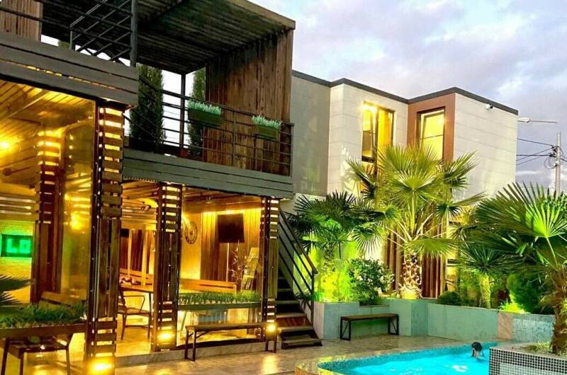 Коттедж с бассейном и баней у моря