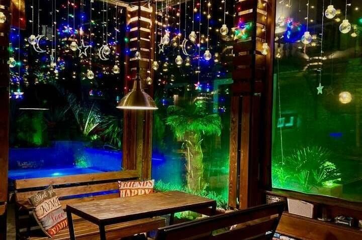 Коттедж с бассейном и баней у моря