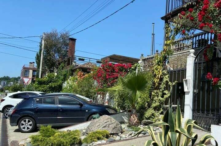 Коттедж с бассейном и баней у моря