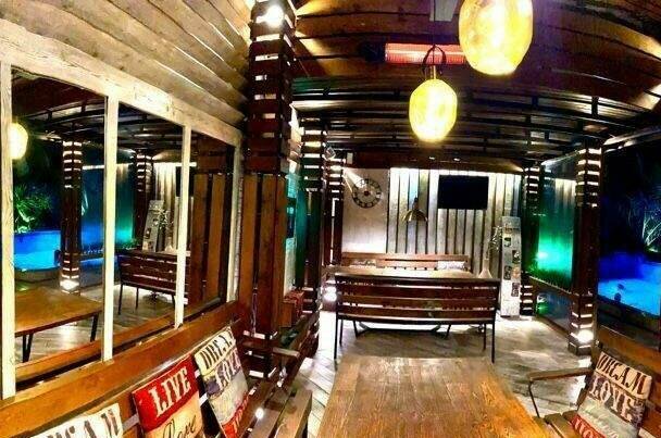 Коттедж с бассейном и баней у моря